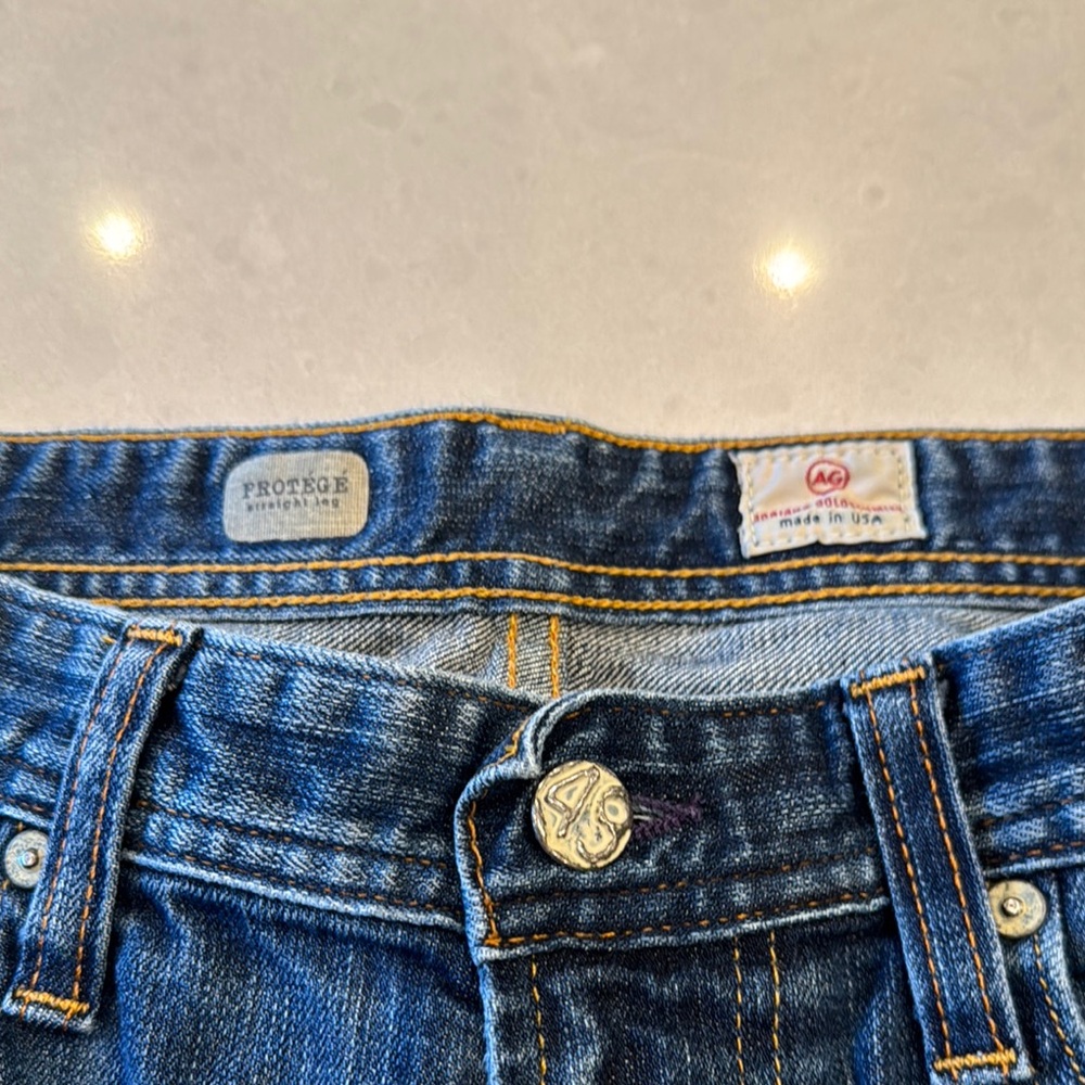 AG Blue Denim Mens Jeans protege straight leg size 34, soft fabric, Nice fade.